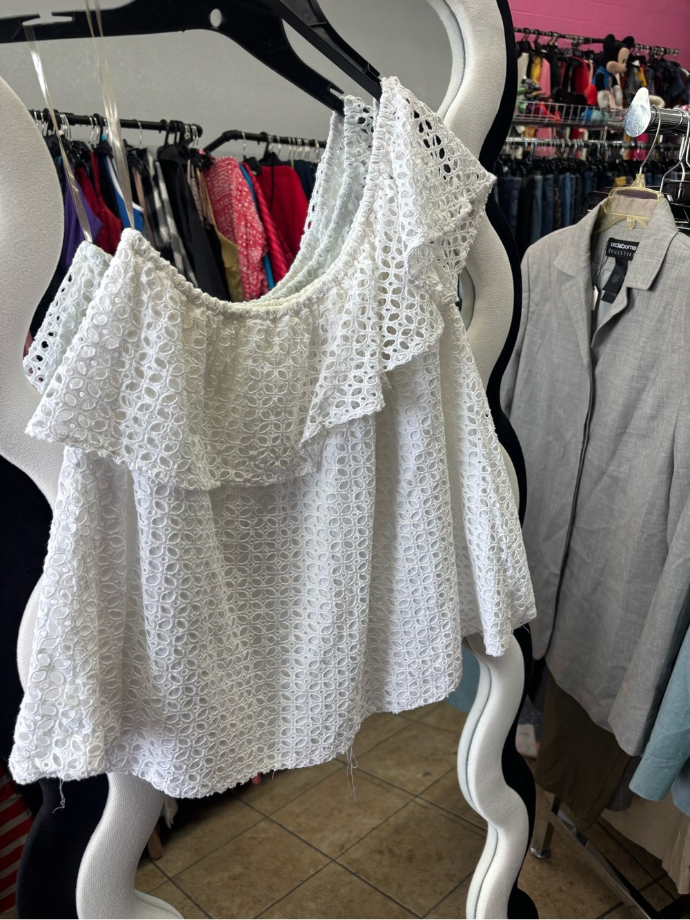 Lauren James White Eyelet Ruffle Off-Shoulder Camisole